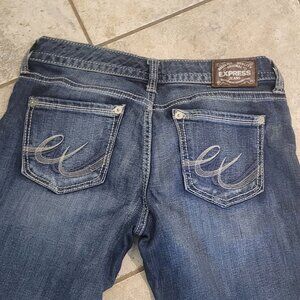 Express Stella Low Rise Barely Boot 6